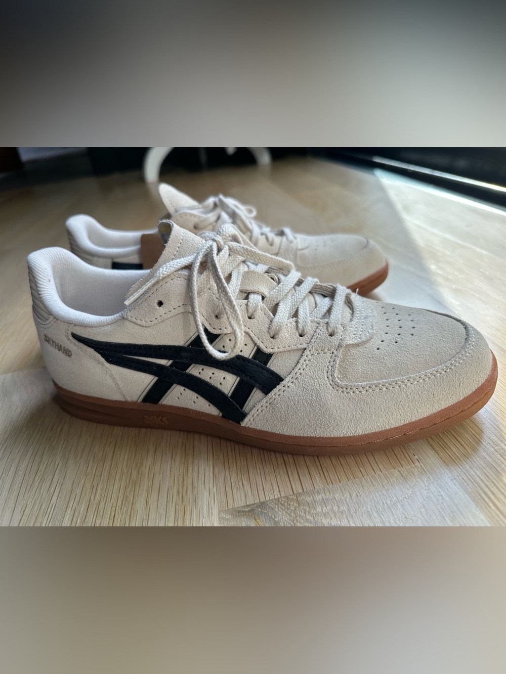Asics Cream Suede Skyhand OG Sneakers with Black Stripes Women’s 9, Men’s 7.5 - Picture 2 of 11